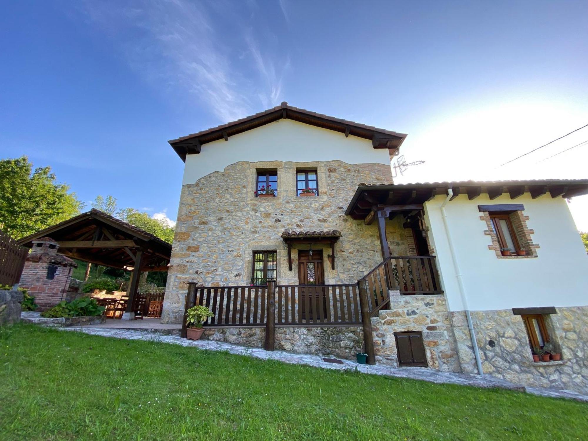 Apartamentos Rurales La Caviana Cangas de Onís Exterior photo
